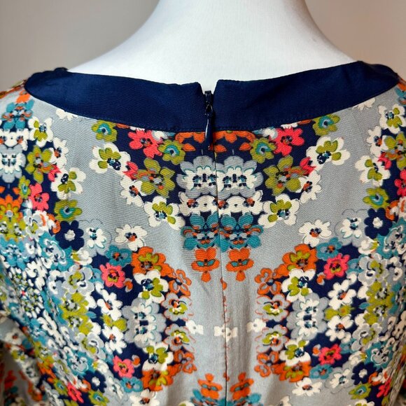 J. CREW 100% Silk Misty Fog Floral Shift Dress size 4 - Picture 6 of 8